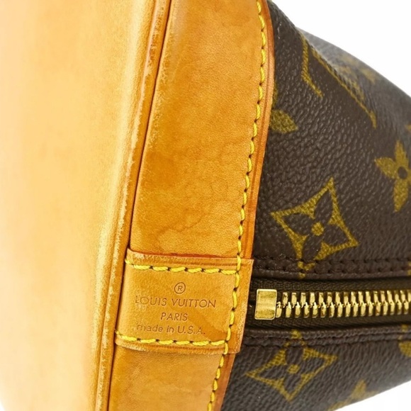 (1) ❤️entry into Lv Alma monthly givey Lip gloss - Picture 7 of 9